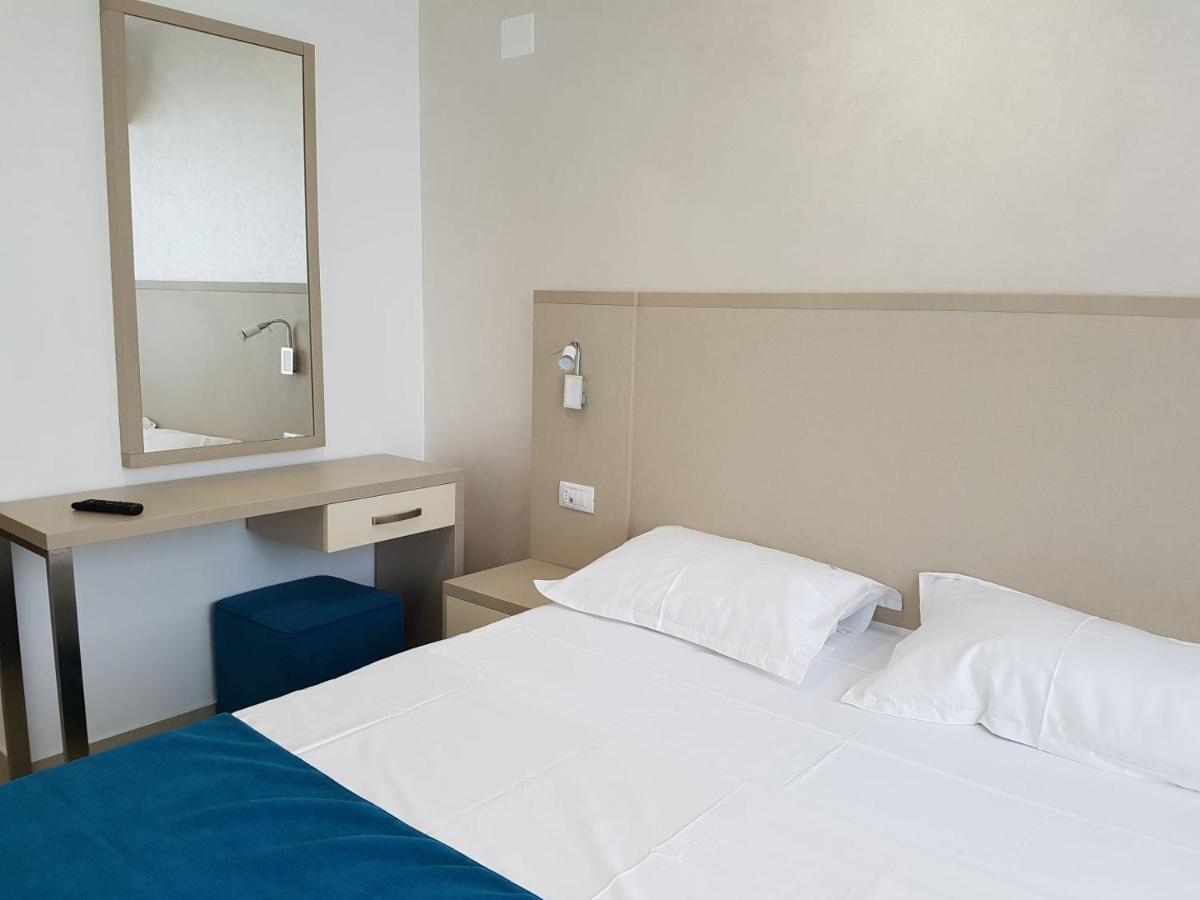 Hotel Delfin Mamaja Zewnętrze zdjęcie